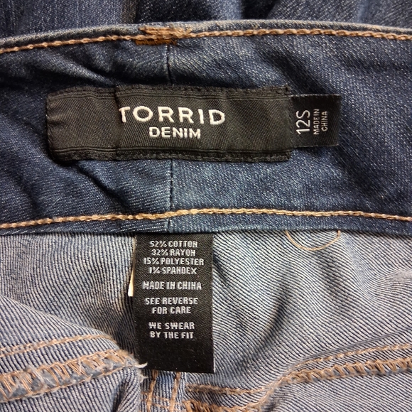 Torrid Denim Women's High Rise Legging Denim Pant Dark Blue Jeans Size 12.S - Picture 2 of 16